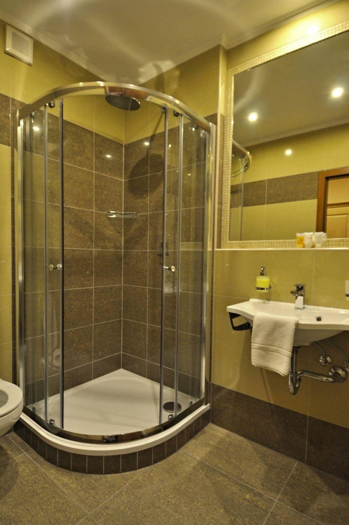 Wellness Hotel Zlatá Lípa Decin Exterior foto